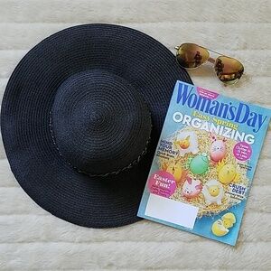 BLACK STRAW HAT